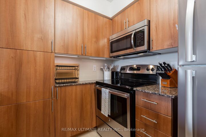 Property Photo:  830 Lawrence Avenue W 308  ON M6A 0B6 