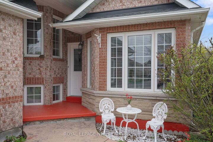 Property Photo:  147 St. Lawrence Drive  ON L3C 7H6 