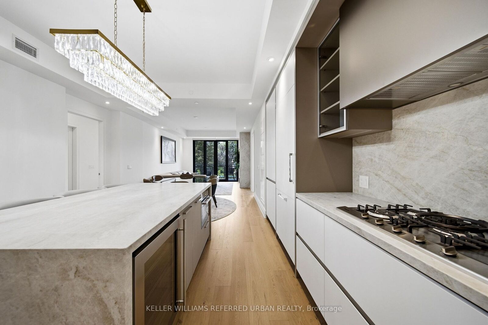 Property Photo: 2 Forest Hill Road 313 ON M4V 2L3