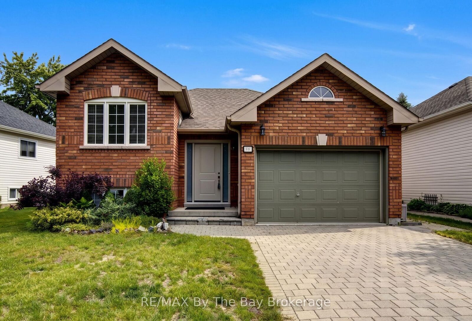 Property Photo: 39 Rose Valley Way ON L9Z 3C5