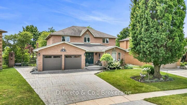 Property Photo:  28 Foxwood Crescent  ON N1C 1A6 