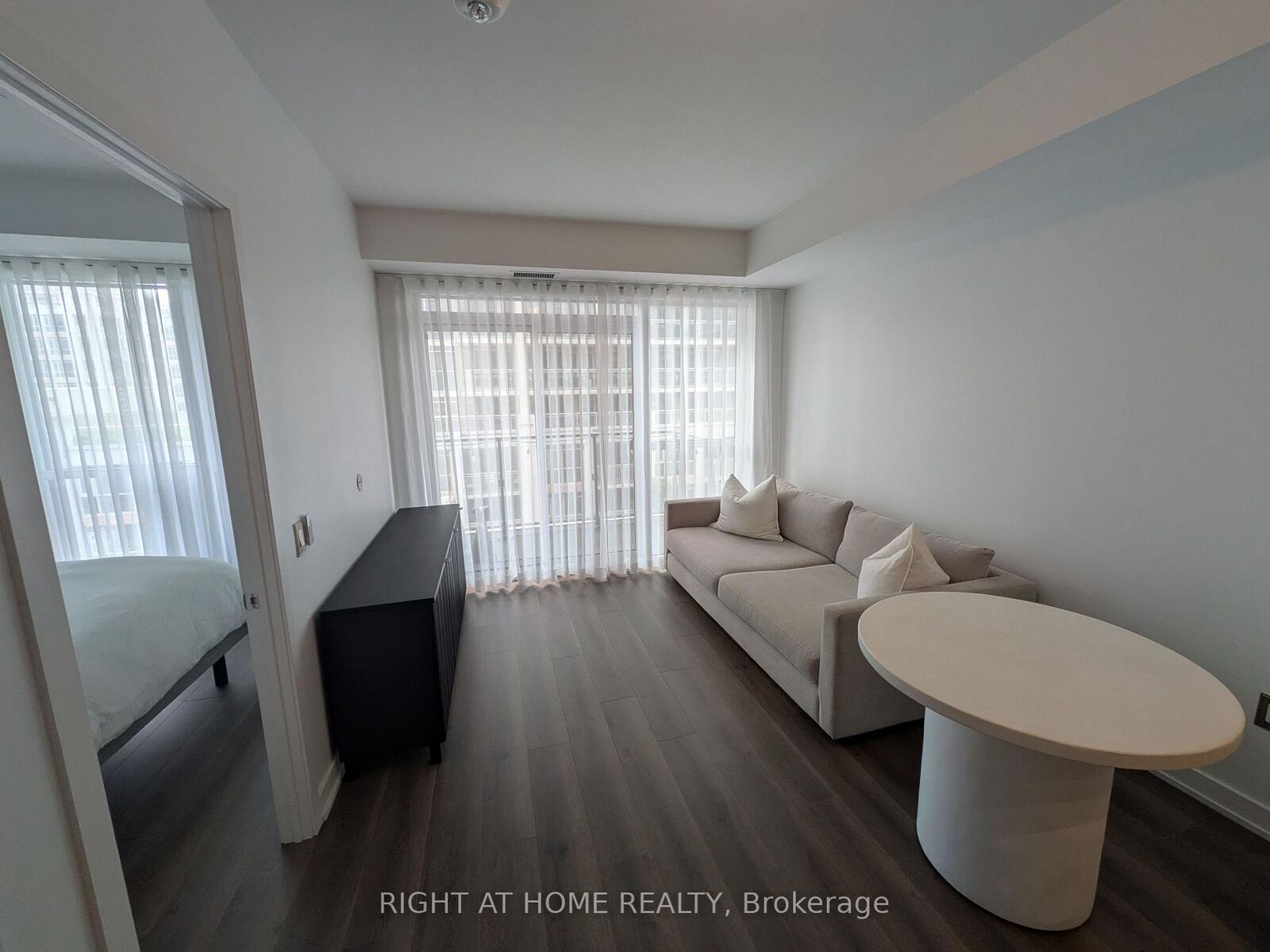 Property Photo:  38 Iannuzzi Street 628  ON M5V 0E8 