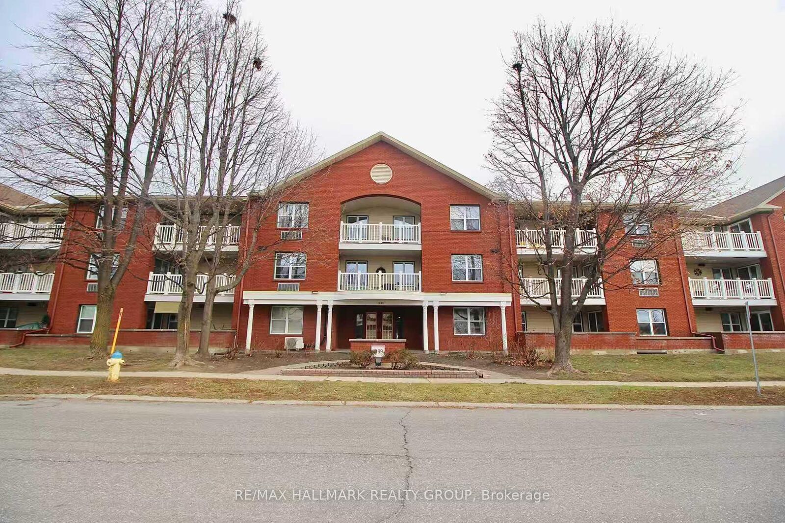 Property Photo: 1099 Cadboro Road 115 ON K1J 9K4