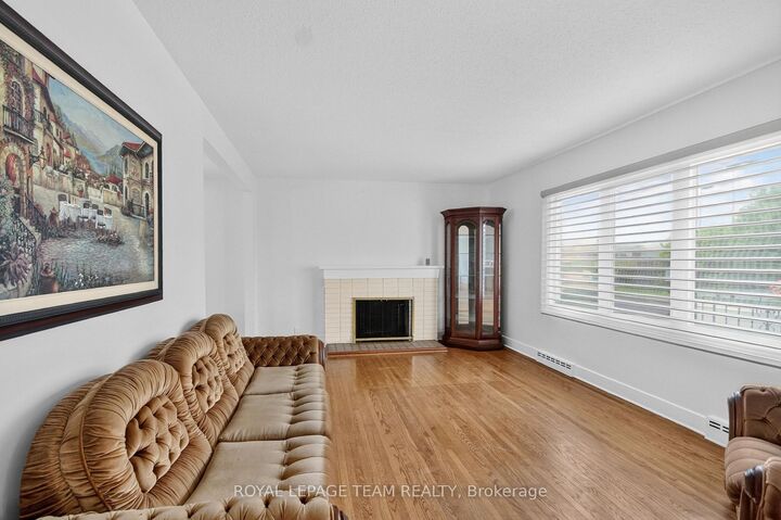Property Photo:  53 Fieldrow Street  ON K2G 2Y6 