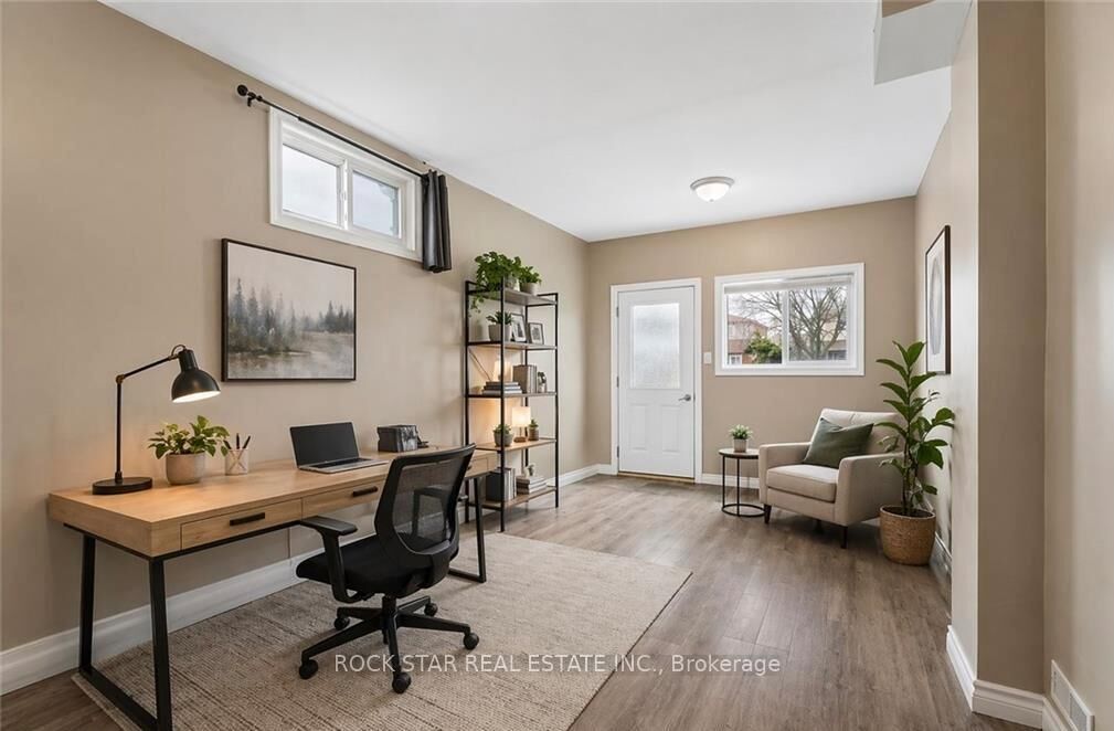 Property Photo: 62 Corbett Drive ON L4M 5V2