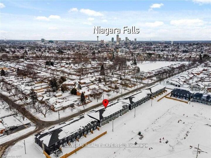 Property Photo:  4855 Pettit Avenue  ON L2E 0B7 