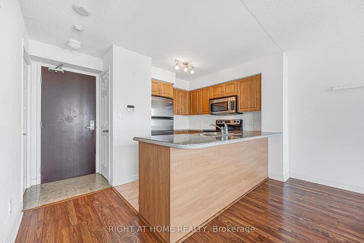 Property Photo: 208 Enfield Place #2902 ON L5B 0G8