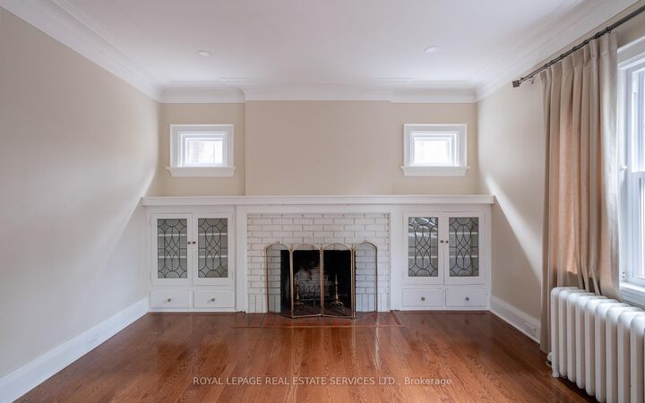 Property Photo:  56 Ridley Boulevard  ON M5M 3L4 