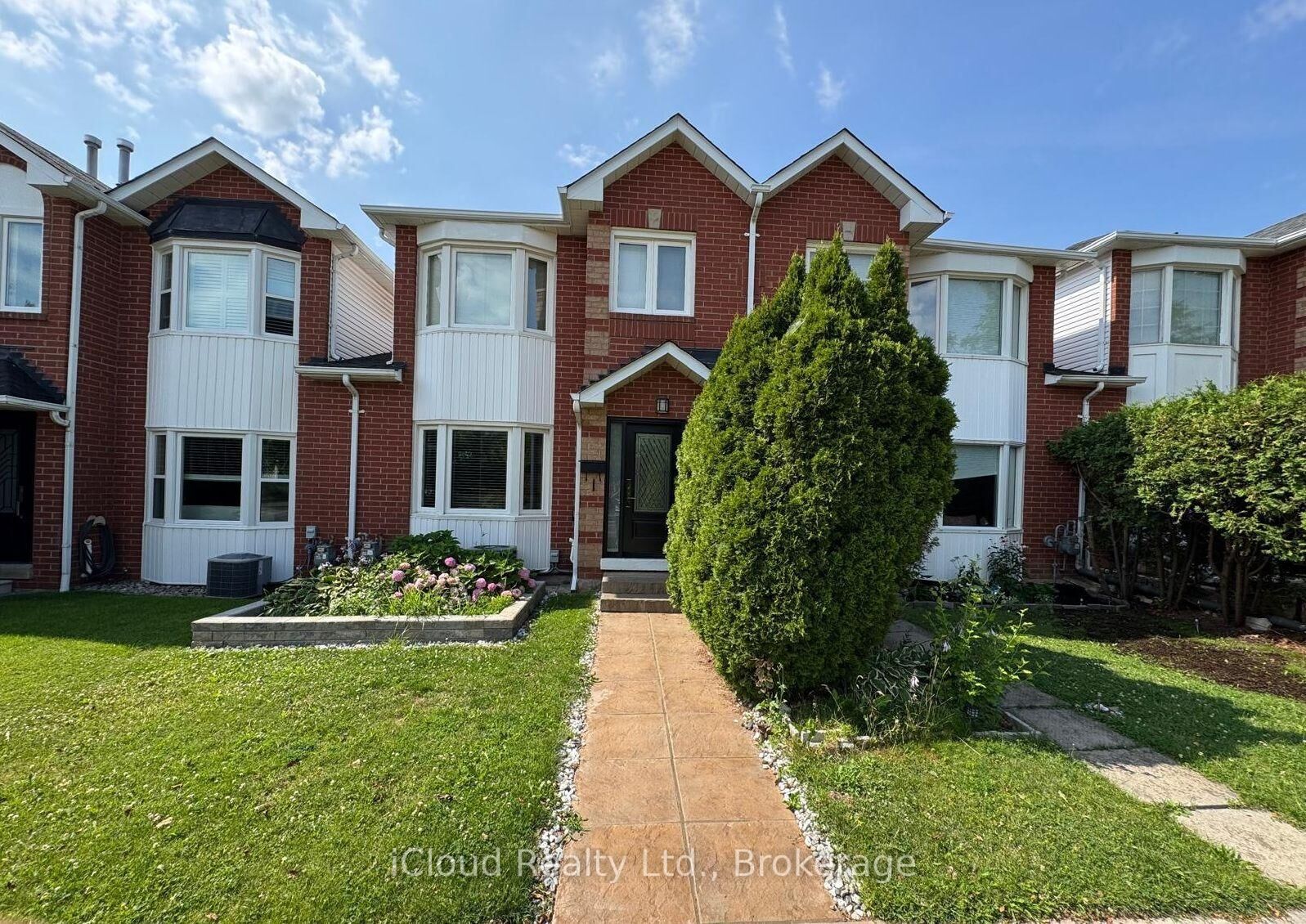 Property Photo:  110 Glenashton Drive  ON L6H 6G3 