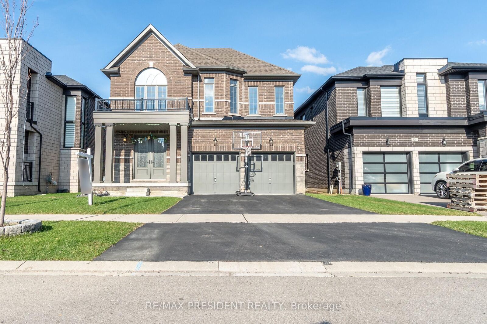 Property Photo:  142 Prince Charles Crescent  ON N4T 0N1 