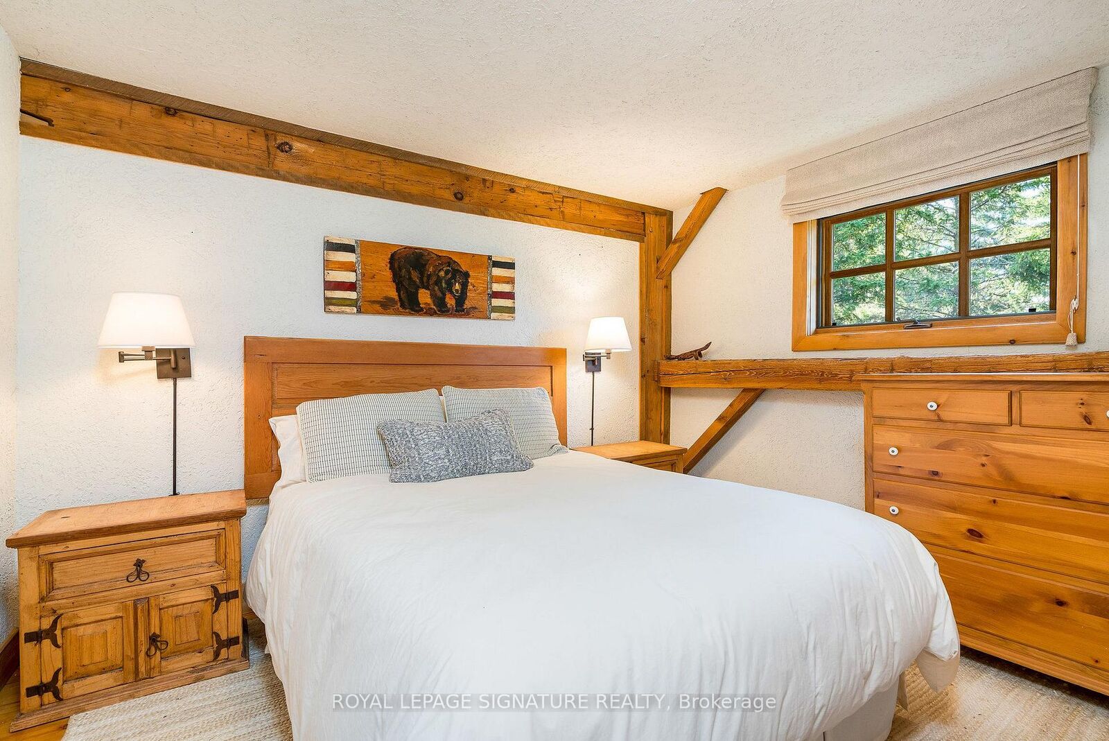 Property Photo: 22 Newton Way ON L9Y 3Y9