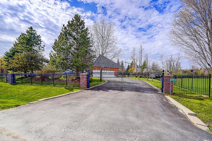 Property Photo: 49 Red Oak Crescent ON L0L 2L0