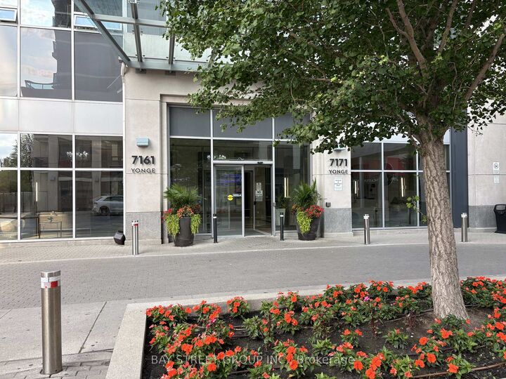 Property Photo:  7171 Yonge Street 1905  ON L3T 0C5 