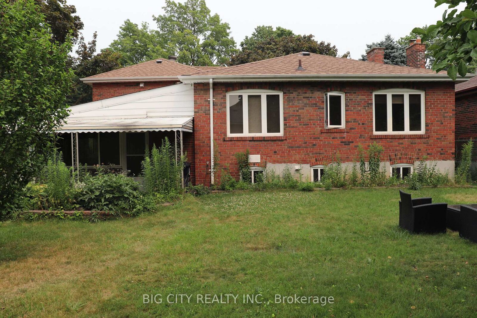 Property Photo:  30 Lozoway Drive Lower  ON M1K 2Y4 