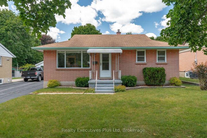 82 Cassino Avenue — photo 1