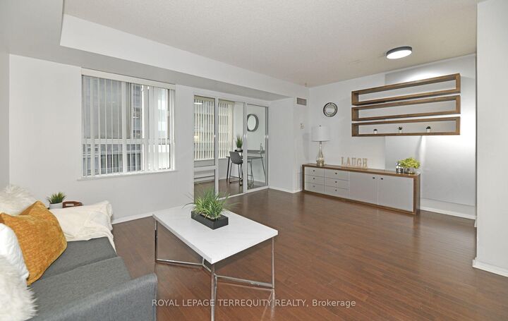 Property Photo:  711 Bay Street 1113  ON M5G 2J8 