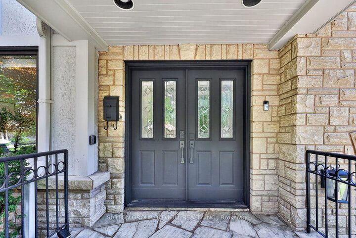 Property Photo: 51 Princeton Road ON M8X 2E3