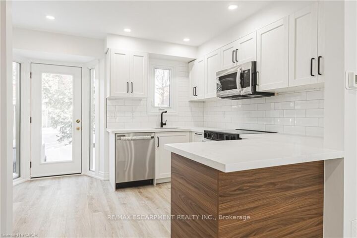 Property Photo:  895 Maple Avenue 101  ON L7S 2H7 