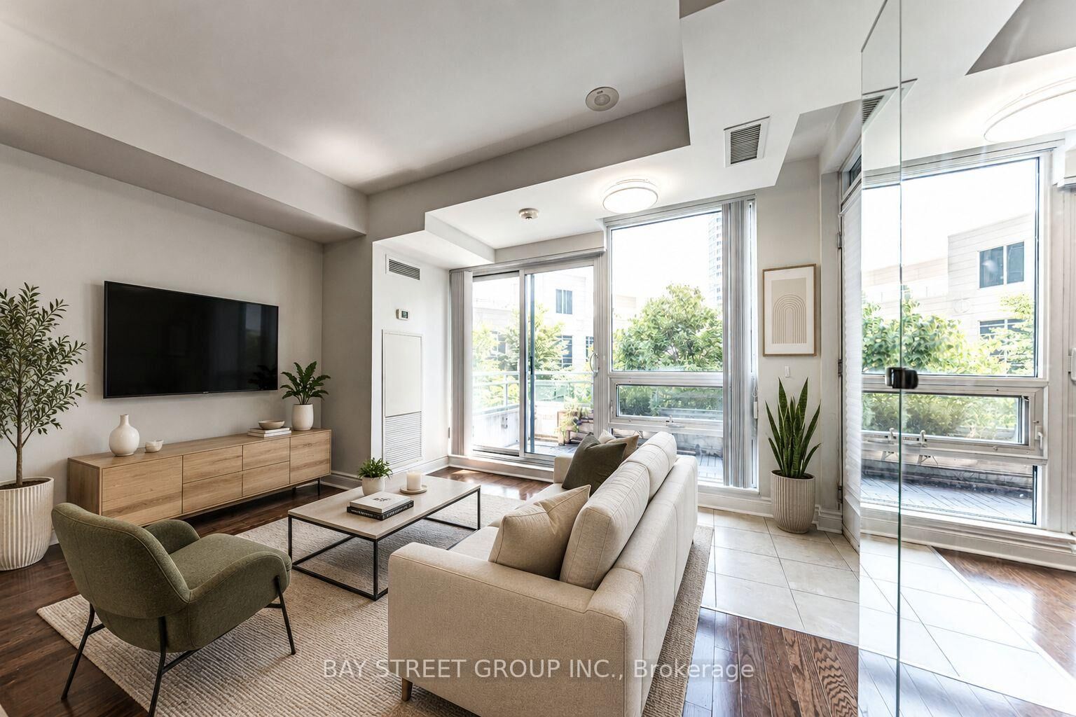 Property Photo: 31 Olive Avenue 221 ON M2N 4N4