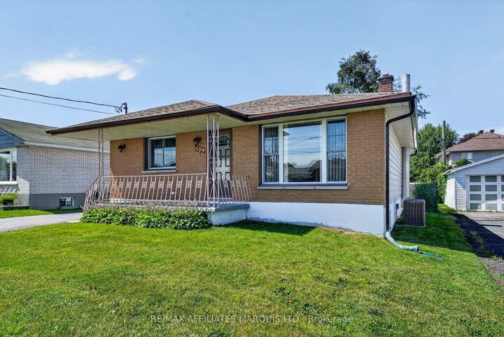 Property Photo:  529 Anthony Street  ON K6H 5L1 