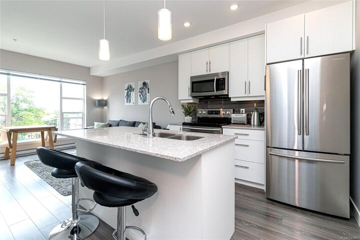 Property Photo: 1016 Inverness Rd #401 BC V8X 2S1