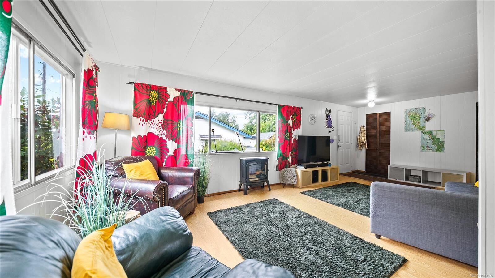 Property Photo:  240 Campbell St  BC V0R 2Z0 