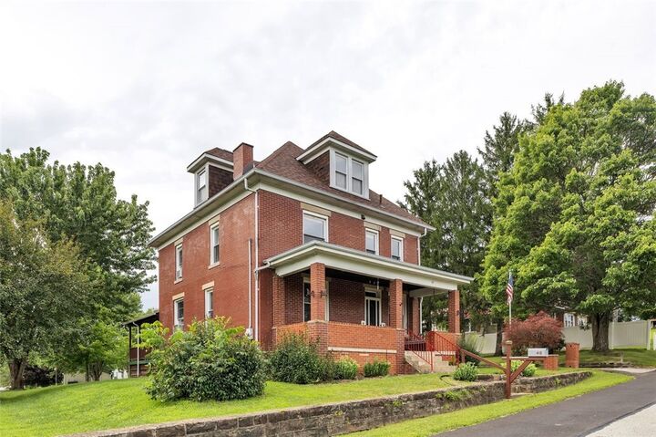 Property Photo: 418 Walnut Ave PA 15639