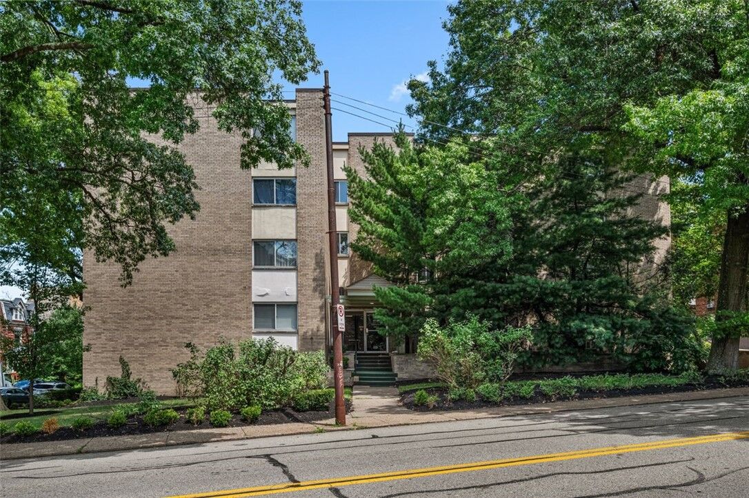Property Photo:  605 Shady Ave A-5  PA 15206 