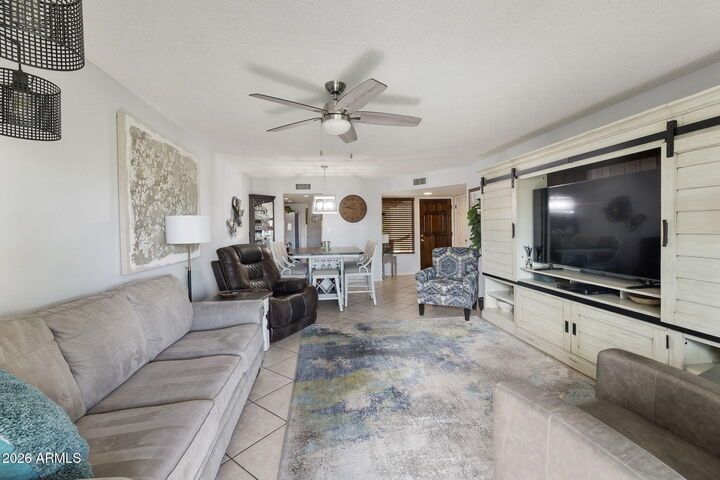 Property Photo: 725 S Arrowwood Way AZ 85208