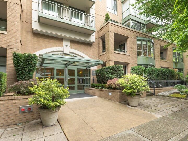 Property Photo: 2288 Pine Street 701 BC V6J 5G4