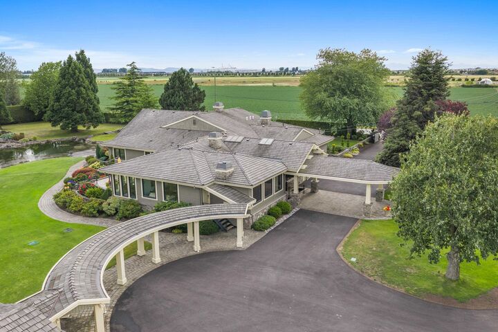 Property Photo: 2750 52 Street BC V4M 4G8