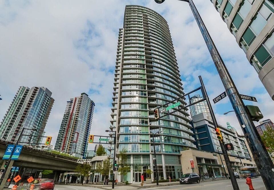 Property Photo:  689 Abbott Street 301  BC V6B 0J2 