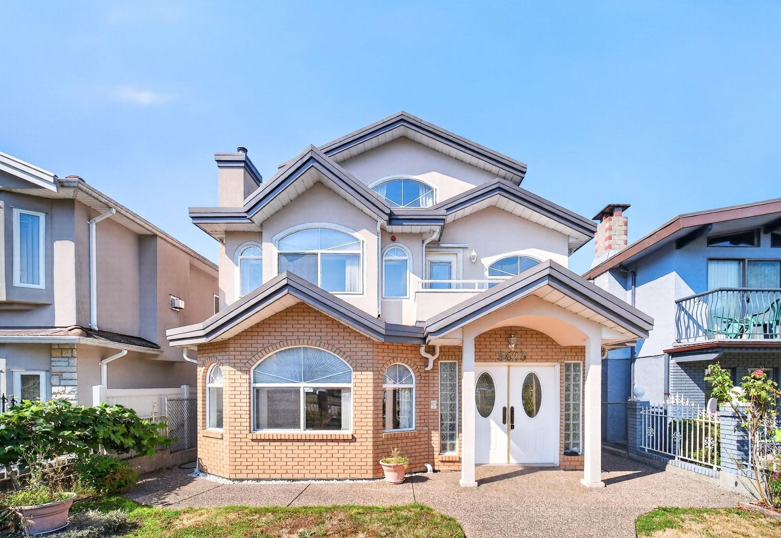 Property Photo: 3423 E 24th Avenue BC V5R 1G5