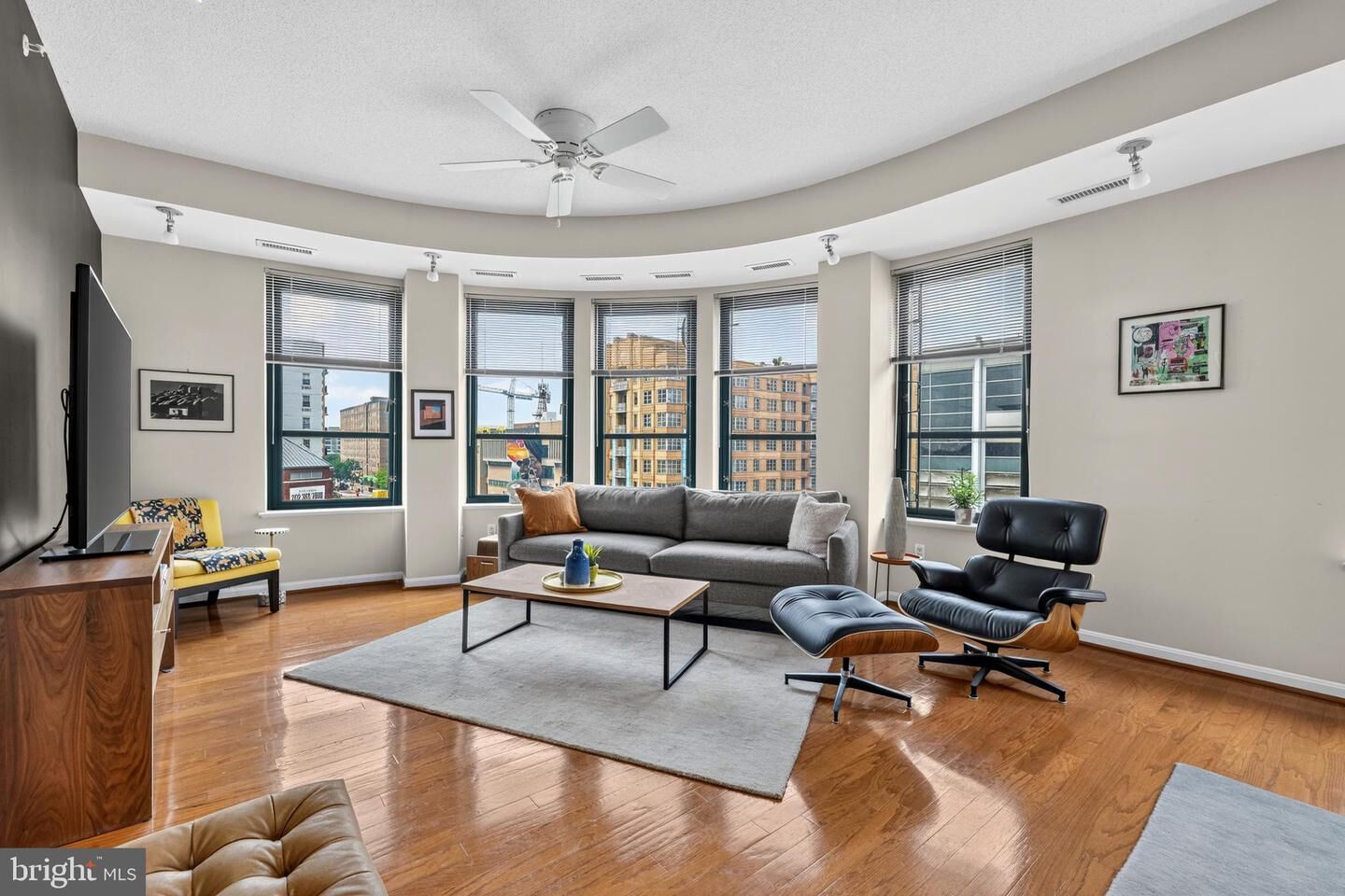 Property Photo:  1390 Kenyon Street NW 517  DC 20010 