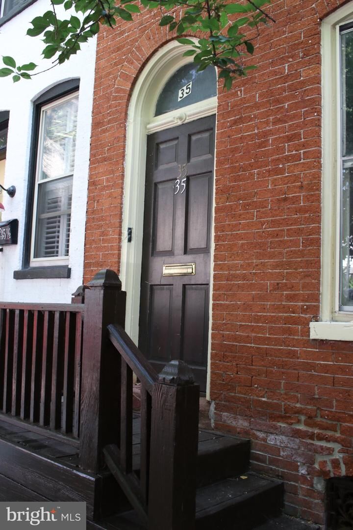 Property Photo:  35 N Mulberry Street  PA 17603 