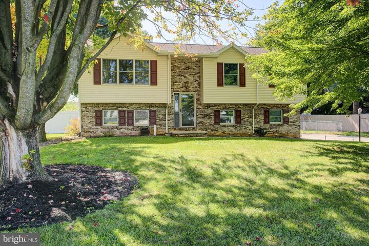Property Photo: 216 Hickory Lane PA 17257
