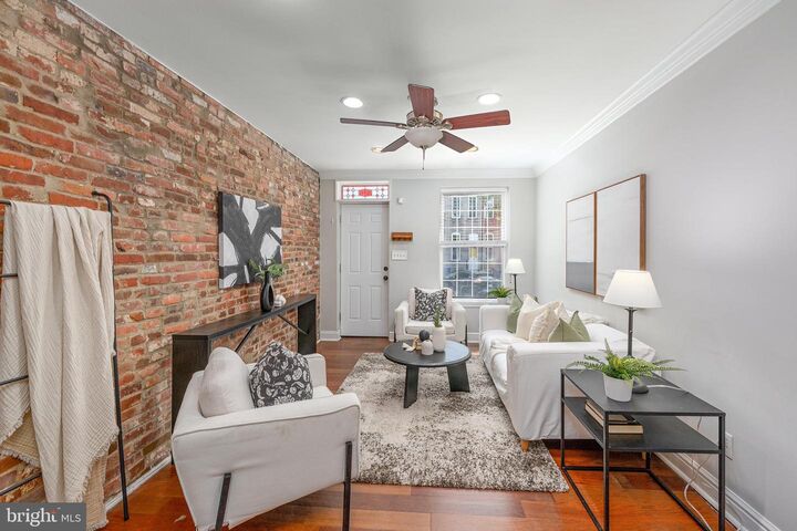 Property Photo:  836 S Kenwood Avenue  MD 21224 