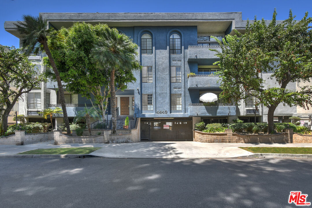 Property Photo: 4443 Ventura Canyon Ave, Unit 304 CA 91423