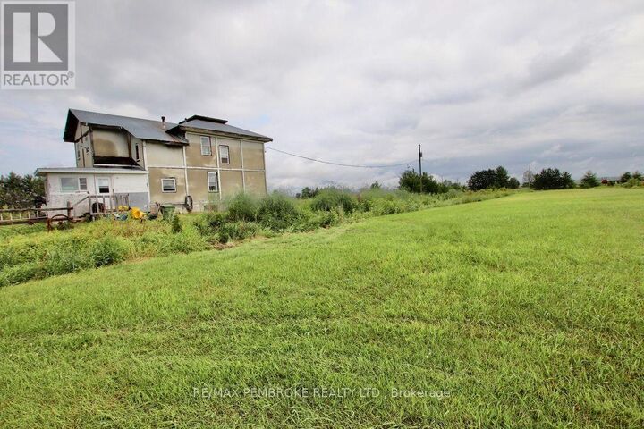 Property Photo:  827 B Line Road  ON K8A 6W5 