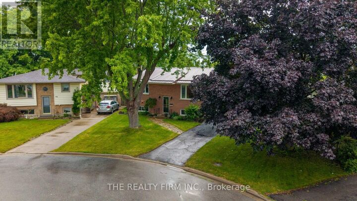 38 Taylor Crescent — photo 1