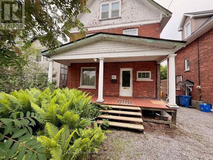 Property Photo: 847 McIntyre Street West ON P1B 3A2