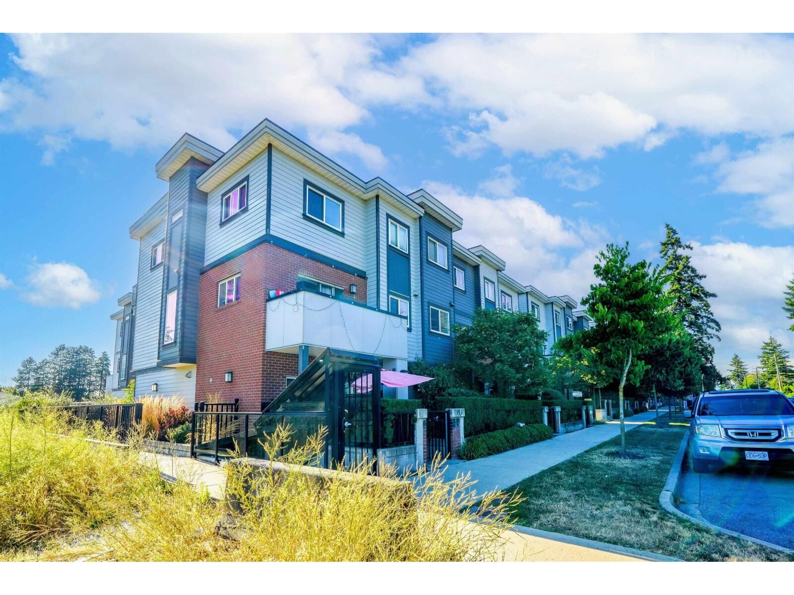 Property Photo:  7247 140 Street 38  BC V3W 1K8 