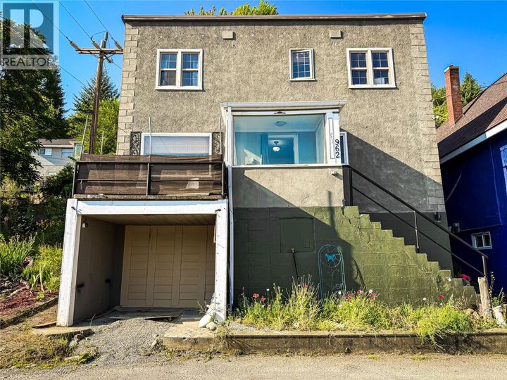 Property Photo:  962 Nelson Avenue  BC V1R 3H2 