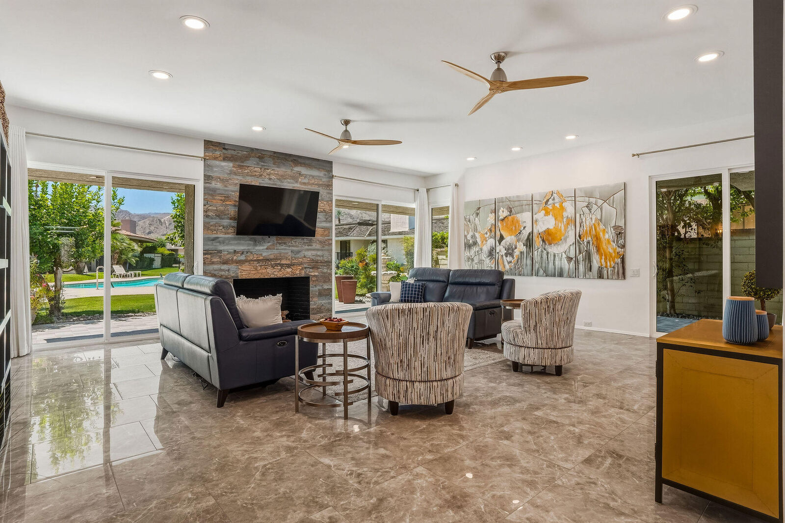 Property Photo: 1 Temple Court CA 92270