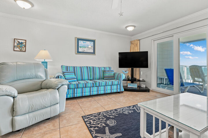 Property Photo:  6213 Thomas Drive Unit 609  FL 32408 