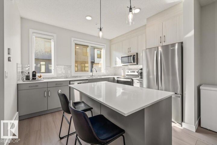 11910 35 Avenue SW 30 — photo 1