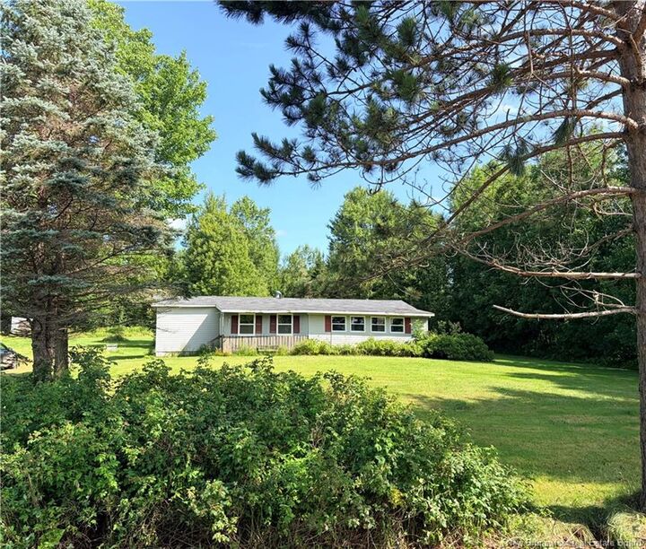 Photo de la propriété:  235 Hughes Street  NB E3A 7B4 