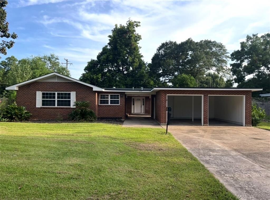 Property Photo: 1510 McNutt Drive LA 71301