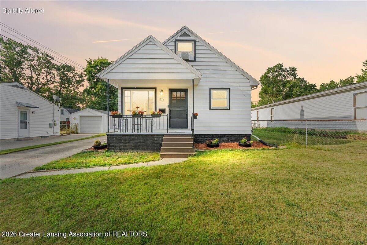 Property Photo:  832 Irvington Avenue  MI 48910 