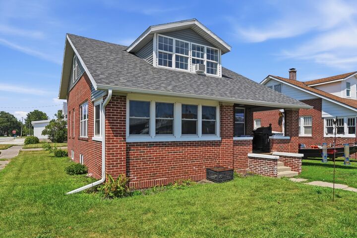 Property Photo:  102 E Washington Street  IN 47963 